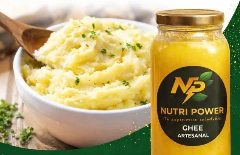 Puré de papa junto a un frasco de ghee NutriPower